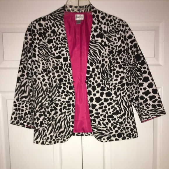 GORGEOUS CHICO’S BLACK & WHITE BLAZER-LIKE NEW - Picture 6 of 6